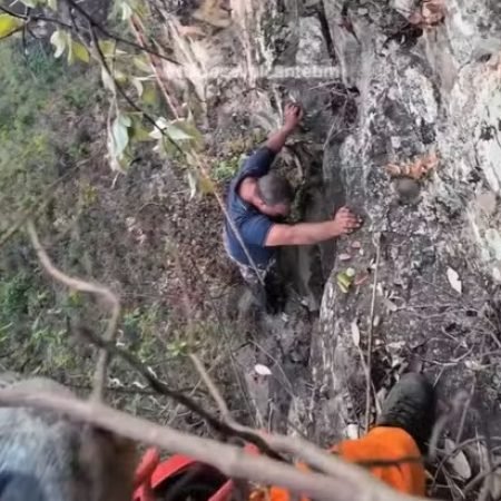 TURISTA FICA 11 HORAS PRESO EM PENHASCO APÓS ESCORREGAR AO TENTAR TIRAR SELFIE