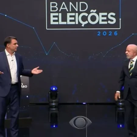 FLÁVIO DIZ QUE LULINHA FUGIU E LULA FALA QUE EDUARDO ESTÁ TRAMANDO NOS EUA
