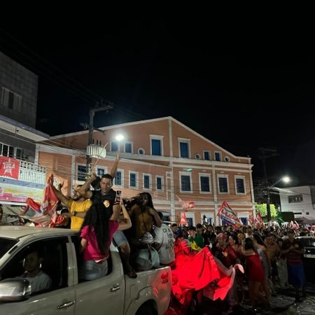 COM 10.525 VOTOS AMPLIADOS, ARRASTÃO PROMOVIDO POR AMOSIEL (PT) EM ÁGUA BRANCA LEVA O POVO AS RUAS