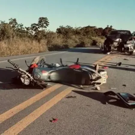 TRAGÉDIA: HOMEM MORRE APÓS INVADIR CONTRAMÃO E BATER DE FRENTE COM CARRO NA AL-110
