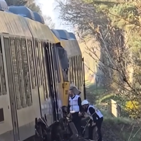 BATIDA FRONTAL ENTRE DOIS TRENS DEIXA QUASE 20 FERIDOS NA DINAMARCA