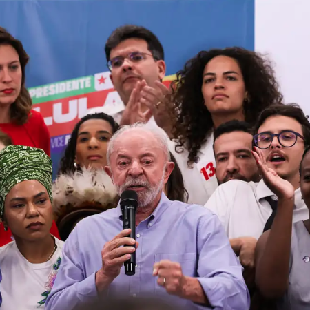 LULA COBRA FLÁVIO BOLSONARO SOBRE APOIO AO FIM DA ESCALA 6X1