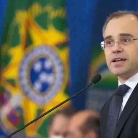 ANDRÉ MENDONÇA ADMITE ENCONTRO COM DANIEL VORCARO, APÓS VAZAMENTO DE ÁUDIOS: ‘UMA ÚNICA VEZ