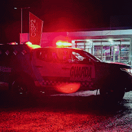 MULHER FICA FERIDA APÓS SER AGREDIDA A PAULADAS NO CENTRO