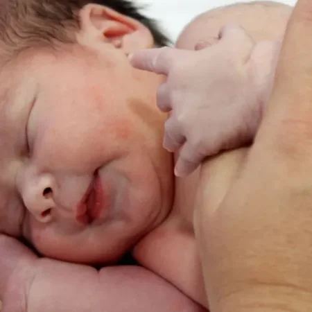 BEBÊ É INTERNADO EM ESTADO GRAVE E PAIS SÃO INVESTIGADOS