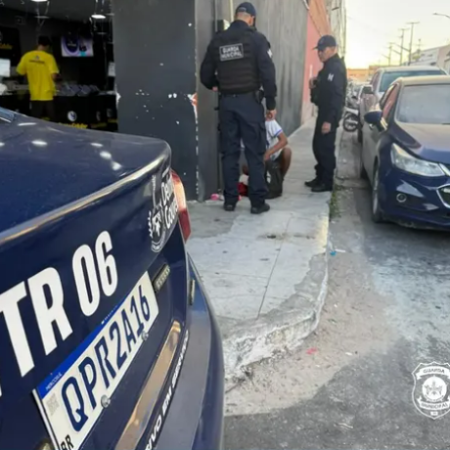 GUARDA MUNICIPAL ATUA DE FORMA PREVENTIVA NAS PROXIMIDADES DE ESCOLA DE DELMIRO GOUVEIA 