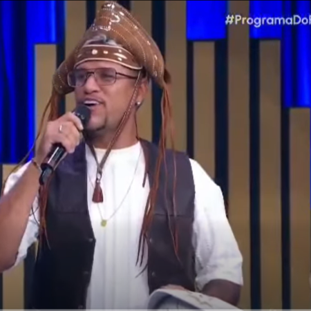 DELMIRENSE TONY HITS LEVA O FORRÓ RAIZ AO PROGRAMA DO RATINHO COM MÚSICA INÉDITA DE NOZINHO DO XAXADO; VEJA