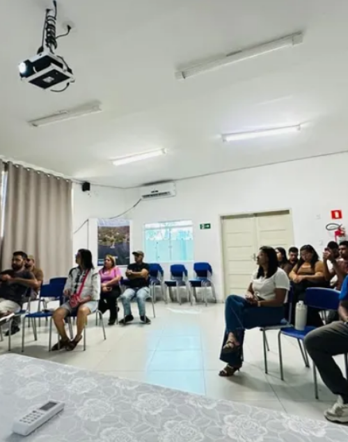PREFEITURA DE DELMIRO GOUVEIA REALIZA FORMAÇÃO PARA PEQUENOS EMPRESÁRIOS VENDEREM AO PODER PÚBLICO