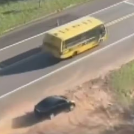 PERSEGUIÇÃO TERMINA COM CARRO CARREGADO COM 226 KG DE MACONHA É APREENDIDO