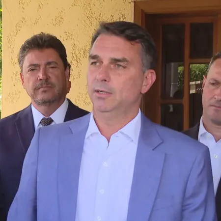 CAMPANHA NEGATIVA DO PT E CRÍTICAS INTERNAS FIZERAM FLÁVIO REVER DEBATE