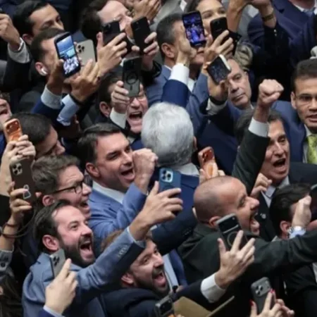 CONGRESSO DERRUBA VETO DE LULA À DOSIMETRIA E BENEFICIA BOLSONARO