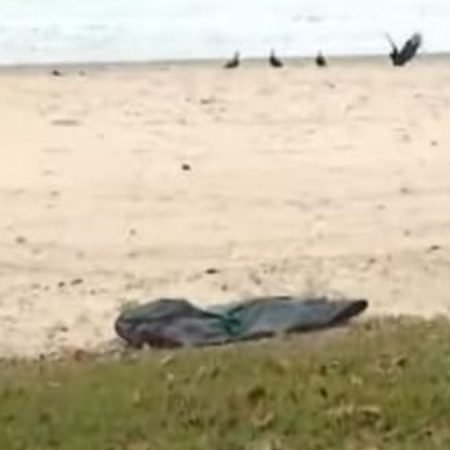 CORPO DE HOMEM É ENCONTRADO NA FAIXA DE AREIA