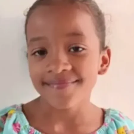 CRIANÇA DE 11 ANOS MORRE APÓS SER ARREMESSADA EM PISCINA DURANTE BRINCADEIRA