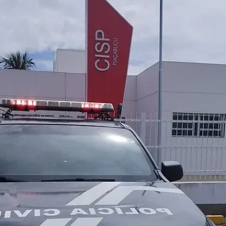 HOMEM É PRESO APÓS INCENDIAR ROUPAS DA COMPANHEIRA E AMEAÇÁ-LA COM FACÃO