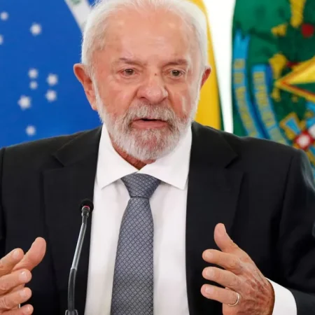 LULA FALA DE COVID; FLÁVIO ADMITE FALHA, MAS CITA “PANDEMIA DE ASSASSINATO”