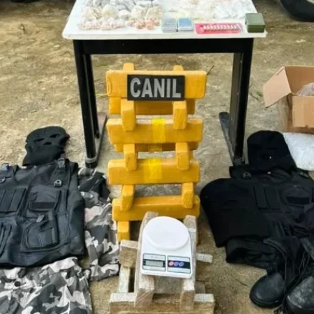 CASA USADA COMO DEPÓSITO DO TRÁFICO ARMAZENAVA MAIS DE 26 KG DE DROGAS