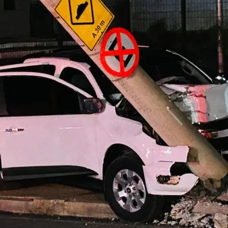 DUAS PESSOAS FICAM FERIDAS EM ACIDENTE