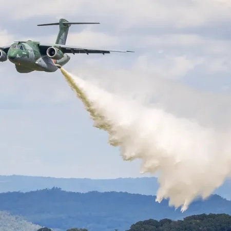 FAB ENVIA REFORÇO AÉREO PARA COMBATER QUEIMADAS NO AMAZONAS