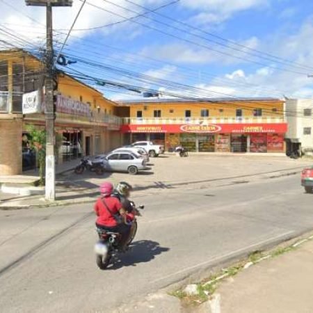 HOMEM INVADE CASA, DESTRÓI MÓVEIS E A AGRIDE TIA