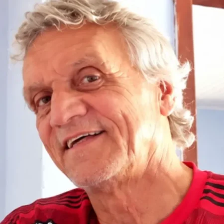 FILHO CONFESSA TER MATADO O PRÓPRIO PAI A FACADAS APÓS DISCUSSÃO EM CASA