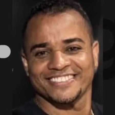 FILHO DE CANTOR DO OLODUM MORRE APÓS BATER MOTO EM ROLO COMPACTADOR