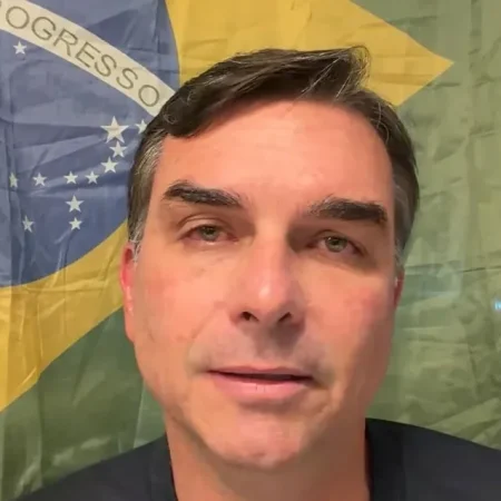 FLÁVIO APONTA “CENSURA” EM DECISÃO SOBRE RENAN: “NÃO PODE SER BANALIZADA”