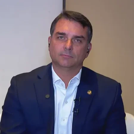 FLÁVIO PEDE DESCULPAS POR NEGAR RELAÇÃO COM VORCARO