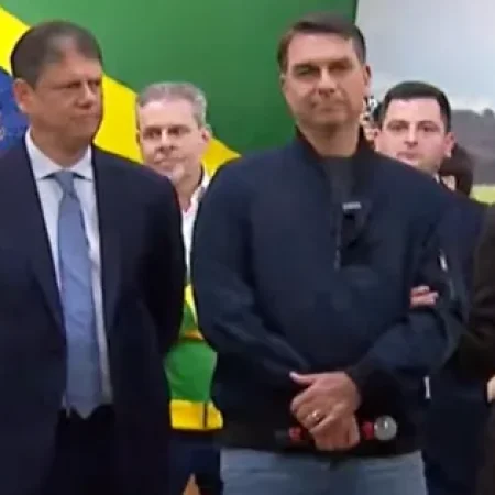 FLÁVIO INVESTE EM MENÇÕES A DEUS AO DEFENDER PREPARO E CITAR “PROPÓSITO”