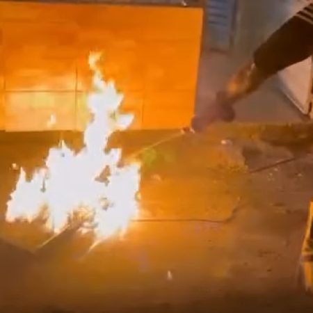 TORCEDOR PERDE O CONTROLE E DESTRÓI TV APÓS DERROTA DO BRASIL EM MACEIÓ