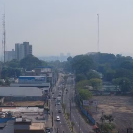 FUMAÇA DE QUEIMADAS ENCOBRE MANAUS PELO TERCEIRO DIA CONSECUTIVO