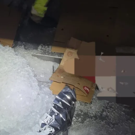 HOMEM MORRE APÓS FICAR PRESO EM MÁQUINA DE GELO DURANTE TRABALHO
