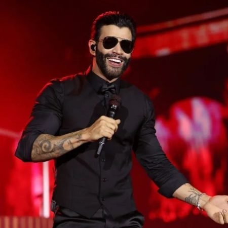 GUSTTAVO LIMA CANCELA SHOW POR INTOXICAÇÃO E IRRITA PREFEITO, QUE O CHAMA DE “LADRÃO”