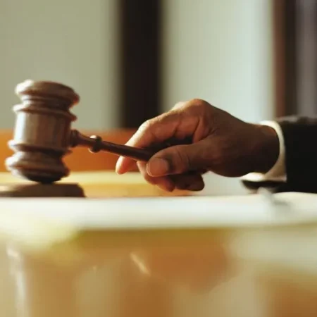 MÃE É CONDENADA A 19 ANOS DE PRISÃO POR MATAR FILHA DE 7 ANOS A FACADAS