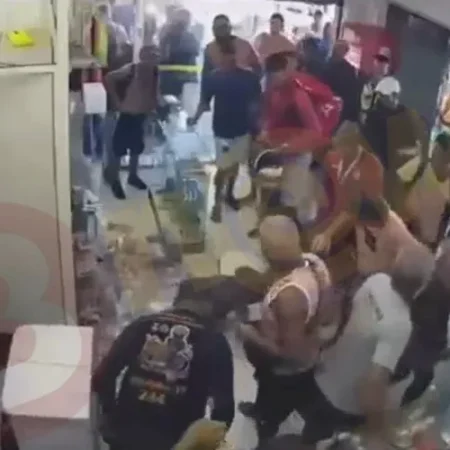 HOMEM É AGREDIDO POR POPULARES APÓS ASSALTAR E FAZER CLIENTE REFÉM
