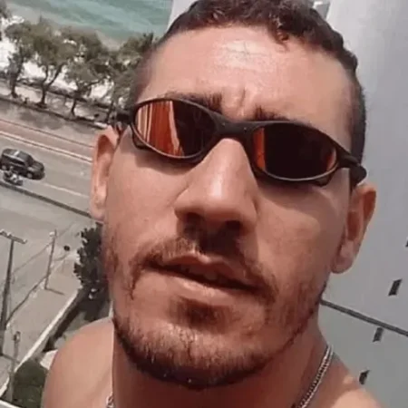 HOMEM É MORTO A FACADAS APÓS PERDER R$ 20 EM “QUEDA DE BRAÇO”