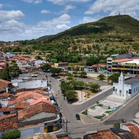 CONDUTOR FICA FERIDO APÓS QUEDA DE MOTO NA ZONA RURAL