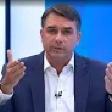FLÁVIO EVITA FALAR DE NUNES MARQUES E DIZ QUE MORAES “PERSEGUE ADVERSÁRIOS”