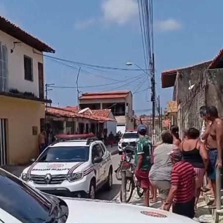 HOMEM É AGREDIDO COM PEDAÇO DE PAU DURANTE CONFUSÃO