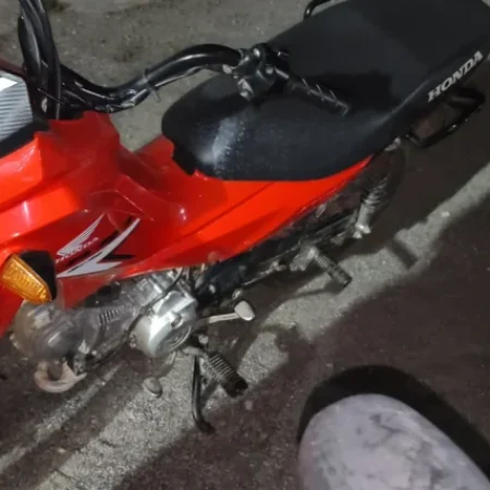 DUPLA É PRESA COM MOTO ROUBADA APÓS PERSEGUIÇÃO