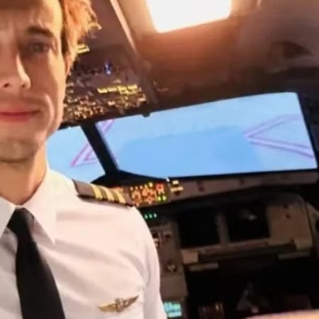 PILOTO INSTRUTOR MORRE APÓS PULAR DE AVIÃO E DEIXAR ALUNA SOZINHA PARA POUSAR AERONAVE