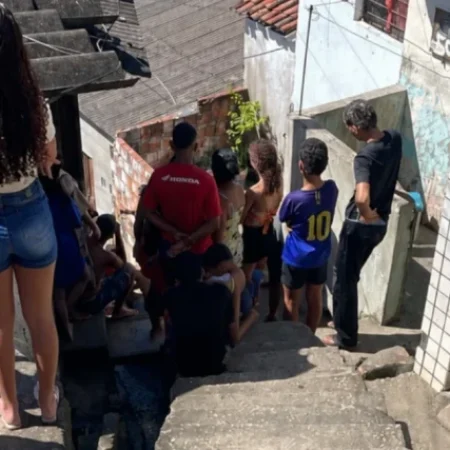 POPULARES ENCONTRAM JOVEM ASSASSINADO COM MARCAS DE TIROS
