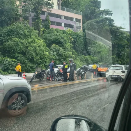 GRAVE: JOVEM FICA FERIDO APÓS COLISÃO ENTRE CARRO E MOTO