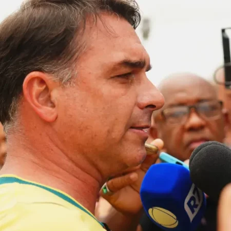 LULA VAI SER EXPULSO DA PRESIDÊNCIA NO DOMINGO, DIZ FLÁVIO