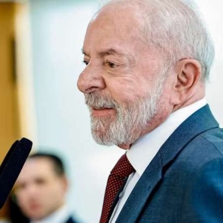 CASO DELE É DE POLÍCIA’, DIZ LULA SOBRE CONVERSAS ENTRE FLÁVIO BOLSONARO E DANIEL VORCARO