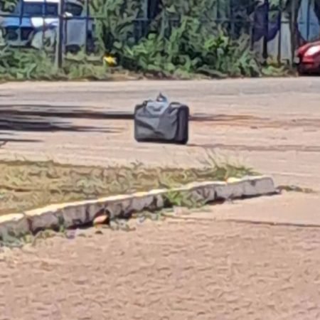MALA ABANDONADA MOBILIZA OPERAÇÃO ANTIBOMBAS DA PM