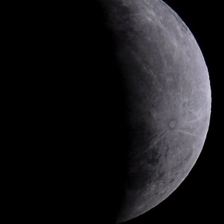 ECLIPSE PARCIAL DA LUA NESTA QUINTA-FEIRA SERÁ VISTO EM TODO O BRASIL