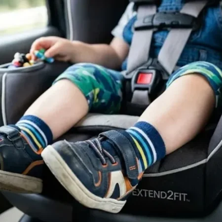 MENINA DE 2 ANOS MORRE DE CALOR APÓS PAI ESQUECÊ-LA NO CARRO