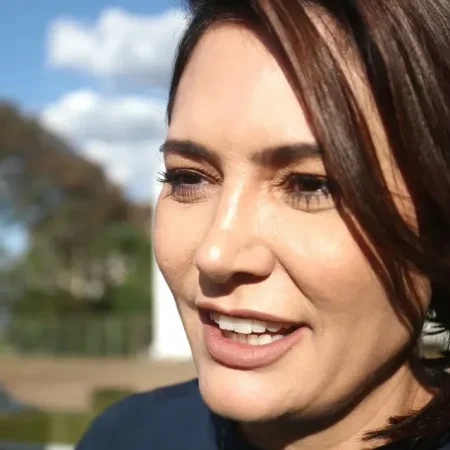 MICHELLE BOLSONARO É INTERNADA EM HOSPITAL APÓS CRISE DE ENXAQUECA