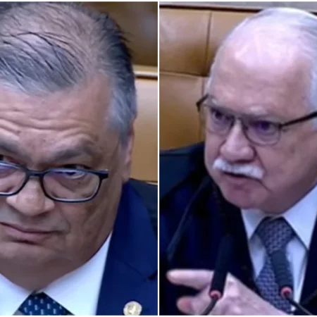 FACHIN CHAMA A ATENÇÃO DE DINO PARA SEGUIR REGRAS NA SESSÃO