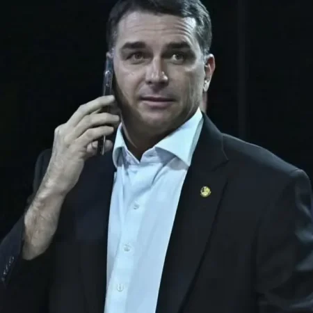 POLÍCIA FEDERAL MONITORA AS FRONTEIRAS PARA CHECAR SE FLÁVIO FUGIU DO BRASIL